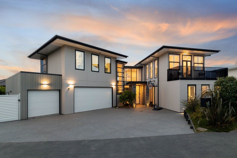 4 Muriwai Drive, Lyttelton - Carousel 2