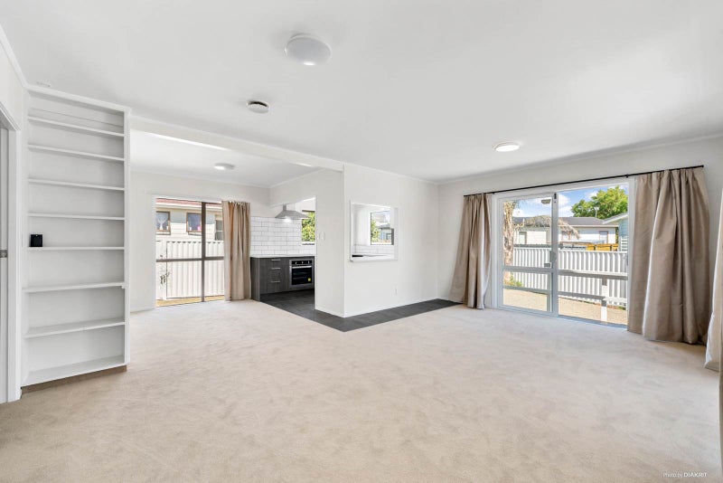 21 Balloch Street, Randwick Park, Auckland - Carousel 2