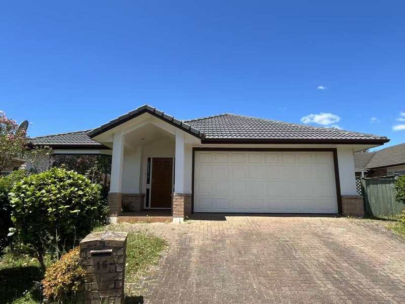 16 Middlefield Dr, East Tamaki Heights, Manukau - Carousel 1
