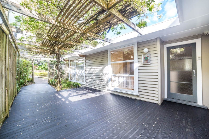 1/15 William Souter Street, Forrest Hill, Auckland - Carousel 2