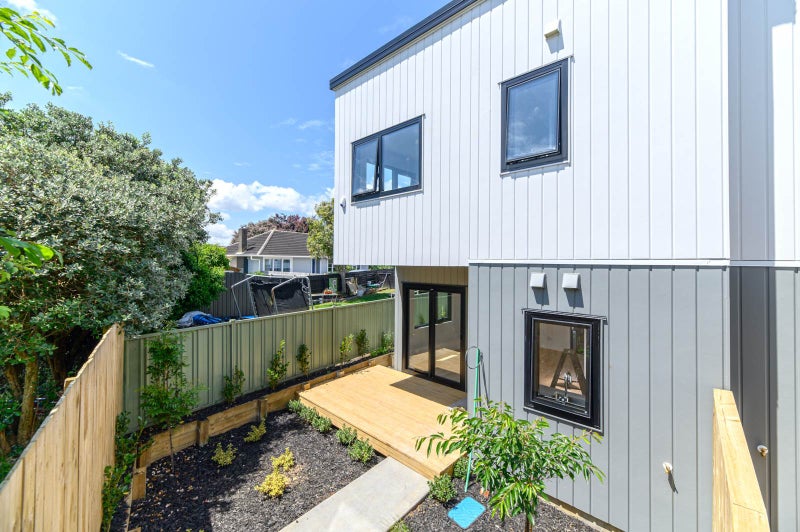 8/39 Kervil Avenue, Te Atatu Peninsula, Auckland - Carousel 2