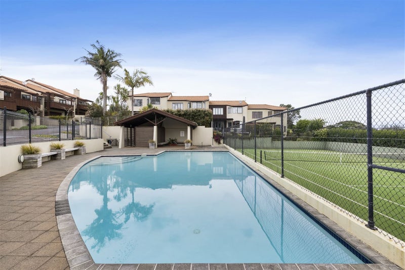 2/8 Tobago Place, Sunnynook, Auckland - Carousel 17