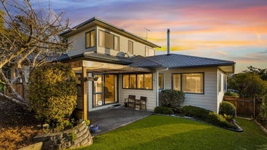 1 Frenz Drive, Titirangi, Auckland - Carousel 1