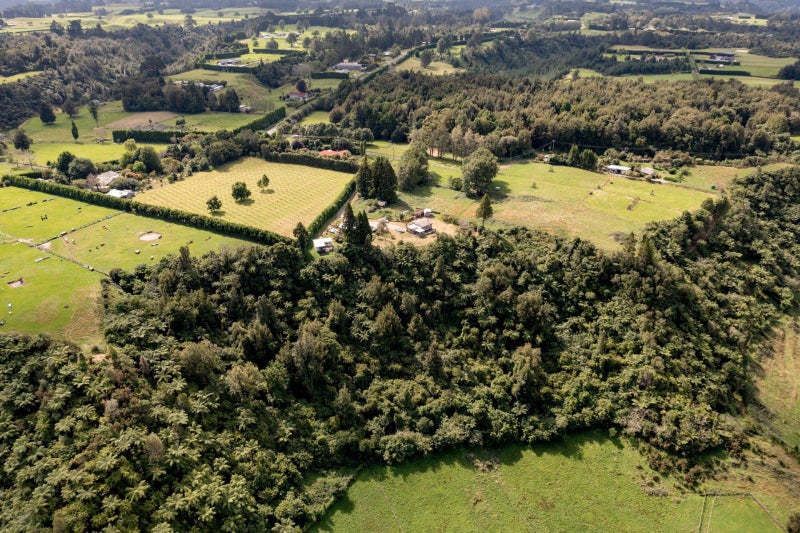 1203 Omanawa Road, Tauranga - Carousel 16