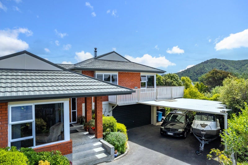 5 Moana View Road, Waikawa, Picton - Carousel 1