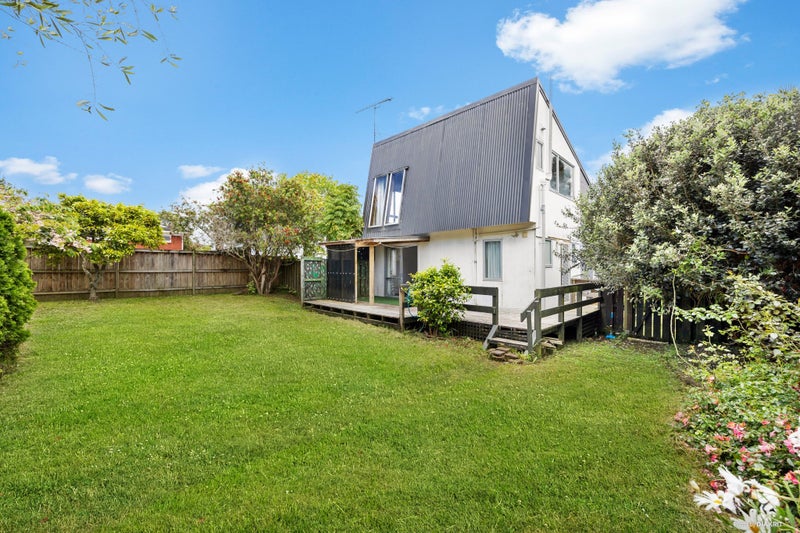 33 Kurnell Drive, Botany Downs, Auckland - Carousel 2