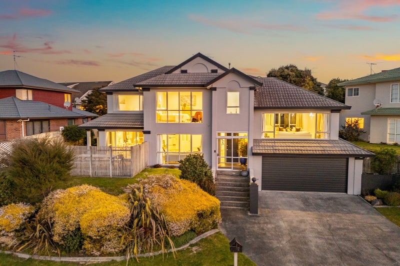 12 Lanyon Place, Whitby, Porirua - Carousel 1