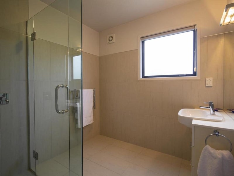 660 Peninsula Road, Kelvin Heights, Queenstown - Carousel 13