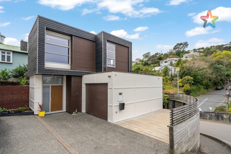 2 Tiketike Way, Brooklyn, Wellington - Carousel 1