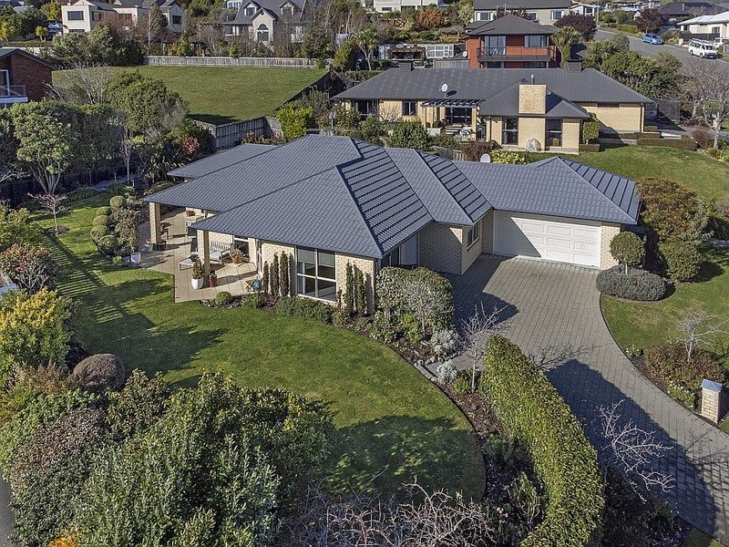 23 Highcrest Heights, Westmorland, Christchurch - Carousel 1