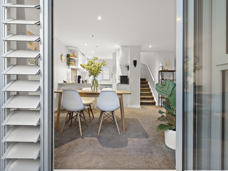 26/2 Western Springs Road, Kingsland, Auckland - Carousel 1