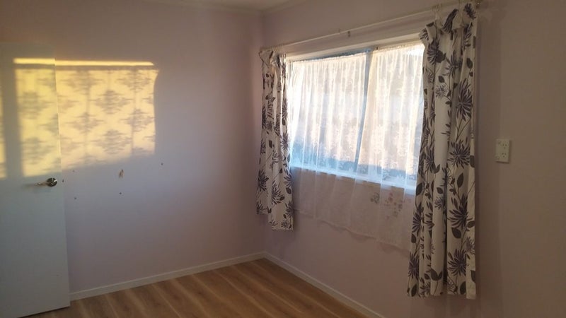 2/18 Carriage Close, Northpark, Auckland - Carousel 13