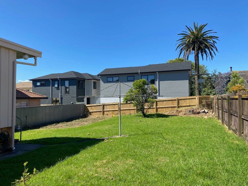 11 Coleman Avenue, Mount Roskill, Auckland - Carousel 1