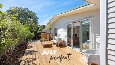 35 Park Road, Belmont, Lower Hutt - Carousel 1