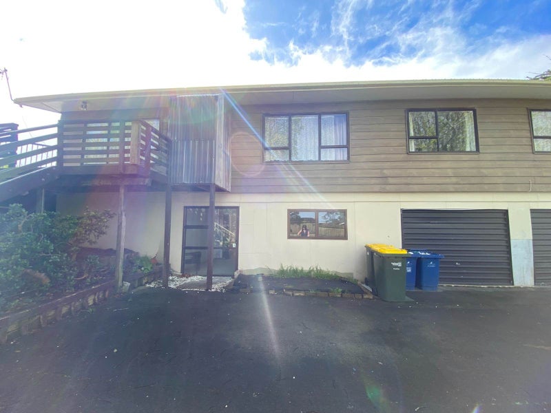 21 Woodhouse Place, West Harbour, Auckland - Carousel 1
