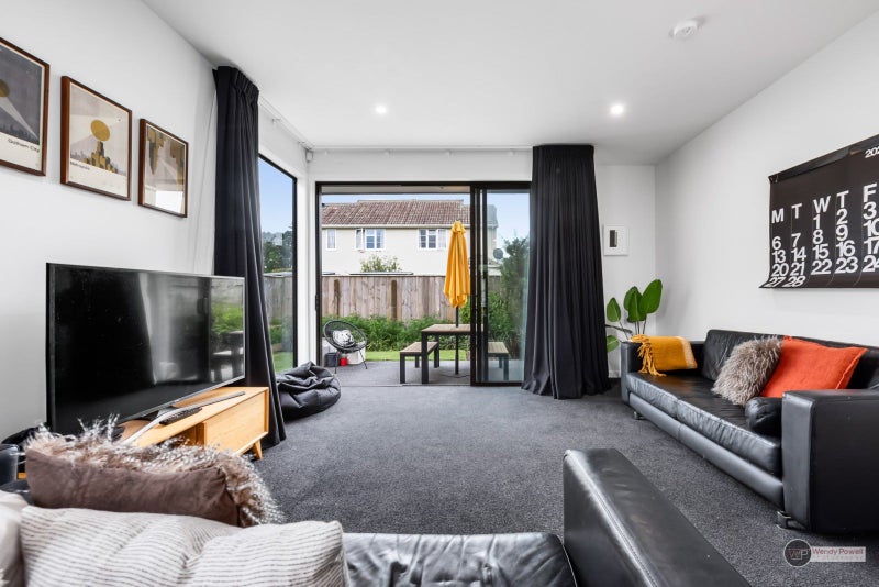 11 Ron Deal Way, Epuni, Lower Hutt - Carousel 2