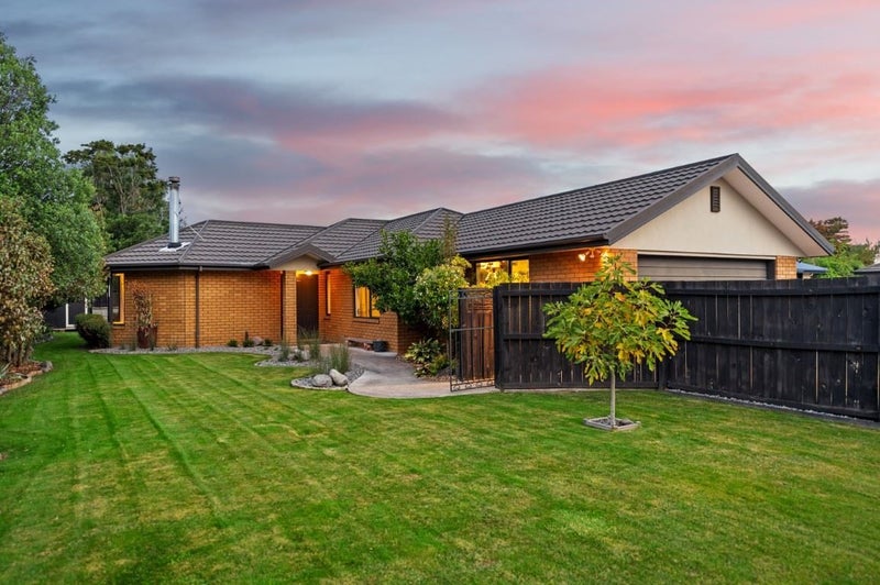 17 Greenmeadow Gardens, Belfast, Christchurch - Carousel 1