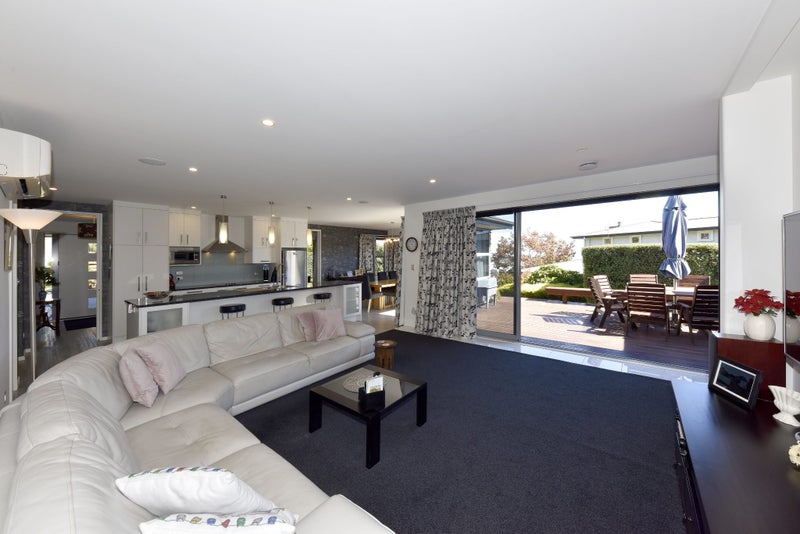 9 Kenmure Drive, Huntsbury, Christchurch - Carousel 2