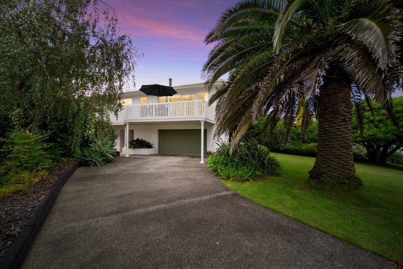11 Vanbrugh Place, Bucklands Beach, Auckland - Carousel 1