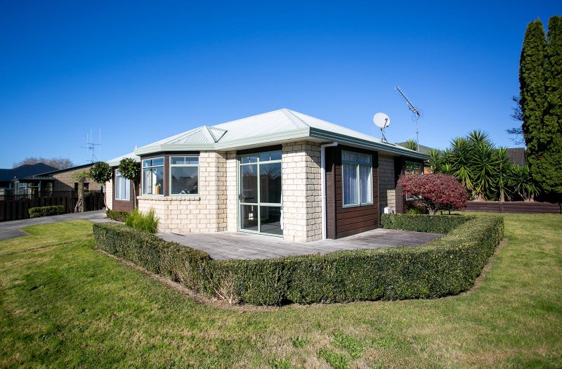 52 Byron Street, Leamington, Cambridge - Carousel 2