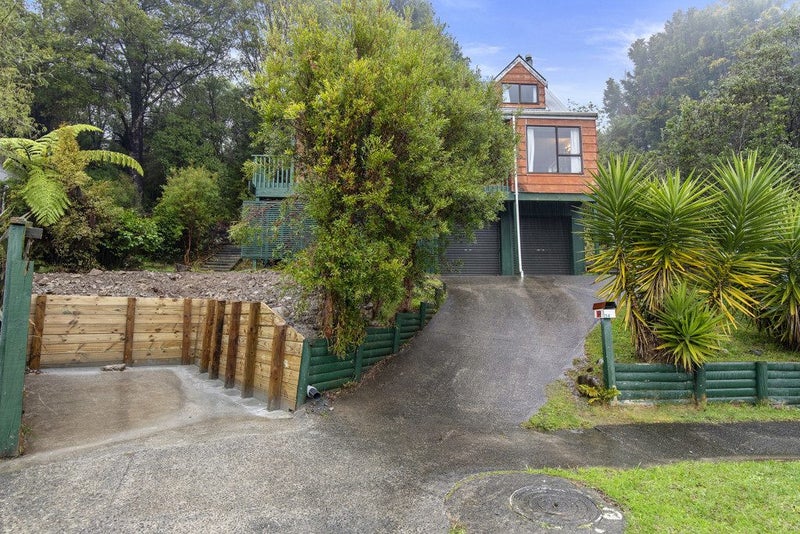 34 Amber Grove, Birchville, Upper Hutt - Carousel 1