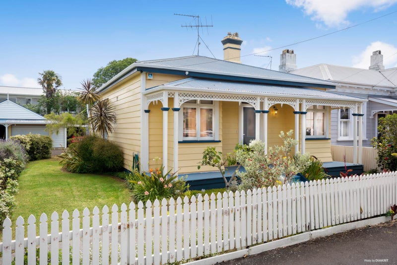 11 Anne Street, Devonport, Auckland - Carousel 1