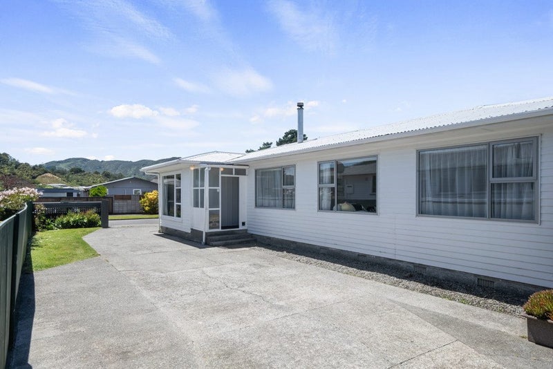 13 Wetherby Grove, Wainuiomata, Lower Hutt - Carousel 2