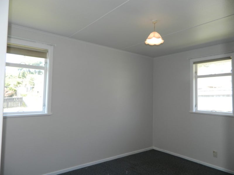 36 Mahinawa Street, Takapuwahia, Porirua - Carousel 17