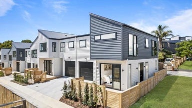 4E Ayr Road, Pakuranga, Auckland - Carousel 1