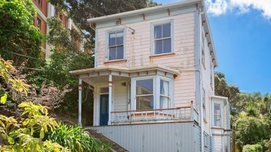 1 Oriental Terrace, Oriental Bay, Wellington - Carousel 1