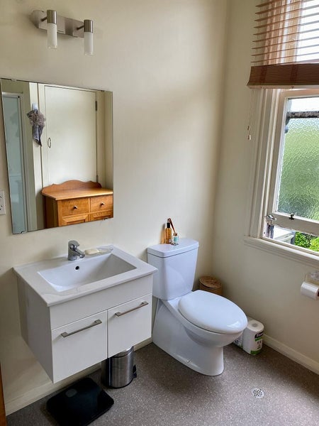 24 Waripori Street, BERHAMPORE 6023, WELLINGTON - Carousel 2