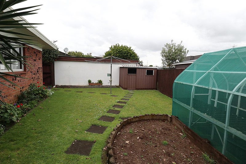 20 Glengowan Place, Conifer Grove, Takanini - Carousel 2