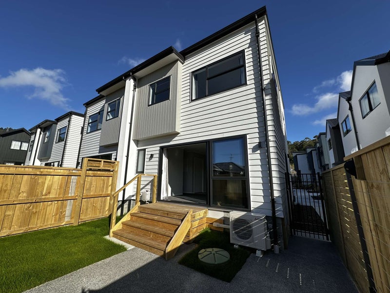 8/64 Glen Road, Stokes Valley, Lower Hutt - Carousel 1