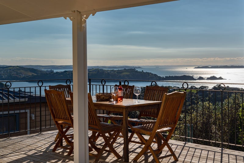 70 Hauraki Road, Oneroa, Waiheke Island - Carousel 1