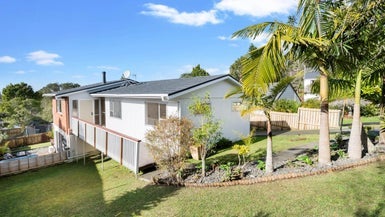 6 Elmira Place, Browns Bay, Auckland - Carousel 1