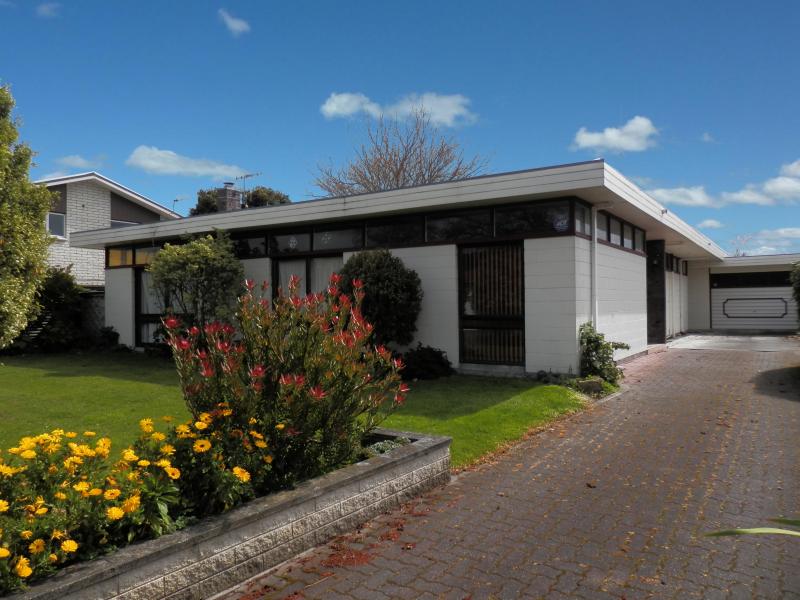 3 Raglan Avenue, Cloverlea, Palmerston North - Carousel 1