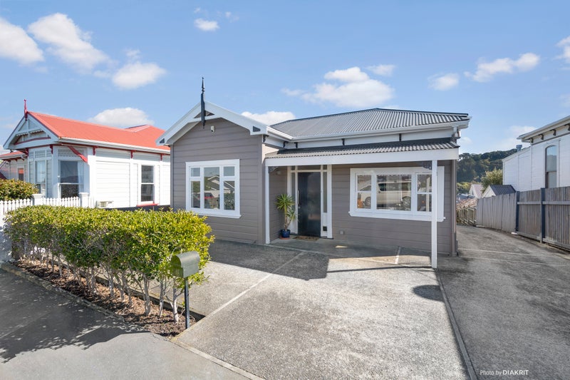 46 Overtoun Terrace, Hataitai, Wellington - Carousel 1