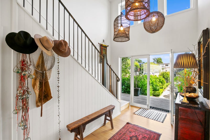 7 Linda Street, Oakura - Carousel 2