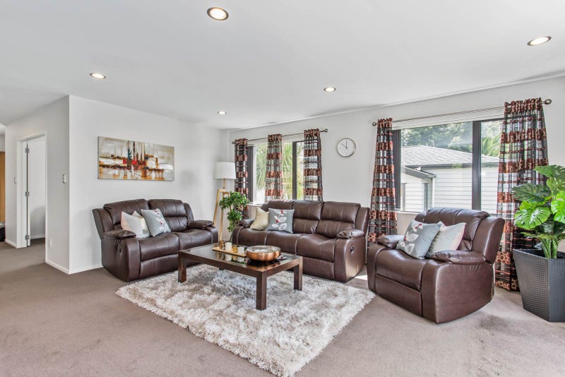 220 Hillsborough Road, Hillsborough, Auckland - Carousel 2