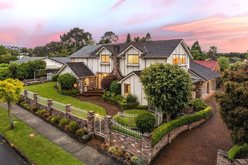 102 Chelsea View Drive, Chatswood, Auckland - Carousel 1