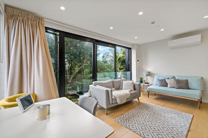 8/236 Kepa Road, Mission Bay, Auckland - Carousel 1