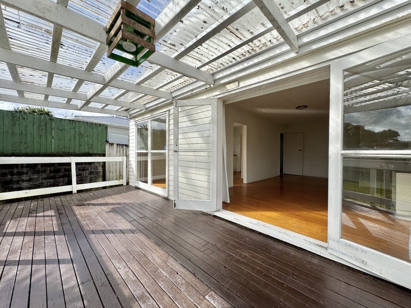 108 Seymour Road, Sunnyvale, Auckland - Carousel 2