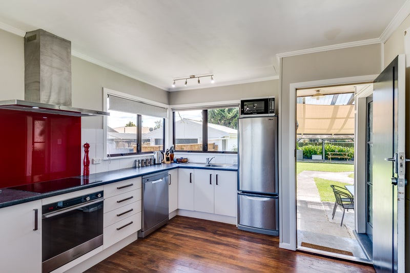 15 Clark Avenue, Pirimai, Napier - Carousel 1