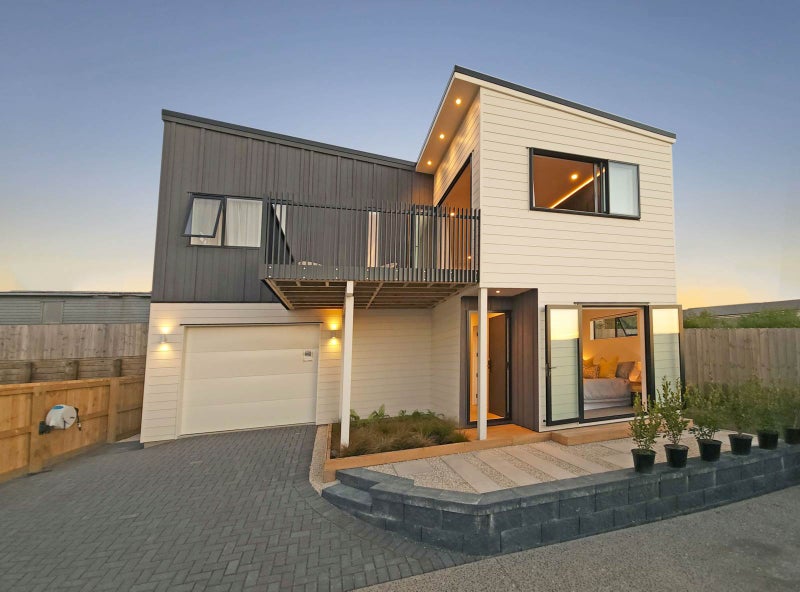 85B Awaroa Road, Sunnyvale, Auckland - Carousel 1