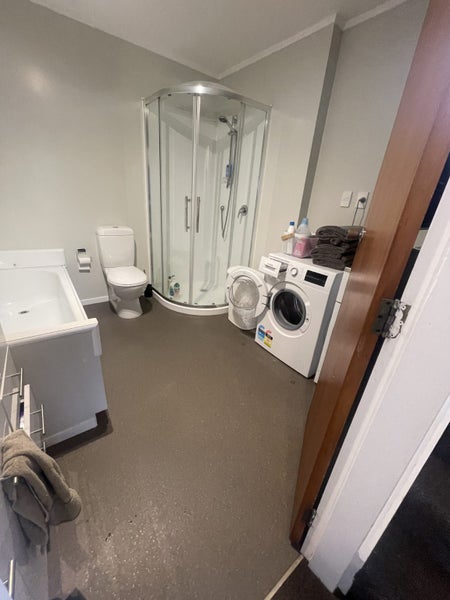 15 Burdendale Grove, Churton Park, Wellington - Carousel 20