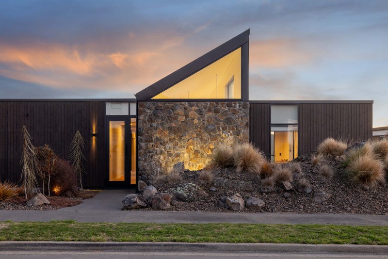 5 Parkridge Place, Mount Pleasant, Christchurch - Carousel 1