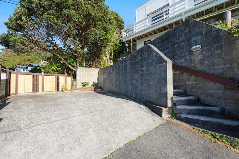 8 Khyber Road, Seatoun, Wellington - Carousel 18