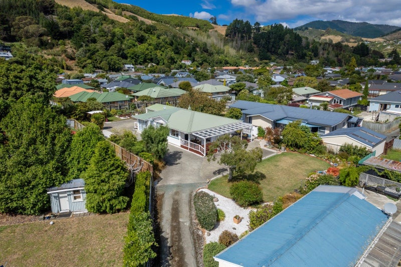10 North Road, The Wood, Nelson - Carousel 29