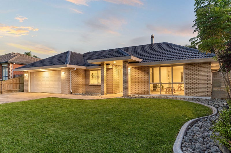 29 Newbliss Crescent, East Tamaki Heights, Auckland - Carousel 1