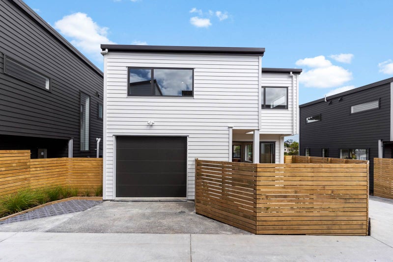 44A Oreil Avenue, West Harbour, Auckland - Carousel 24